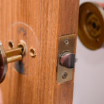 Чем важен выбор дверных ручек для квартиры